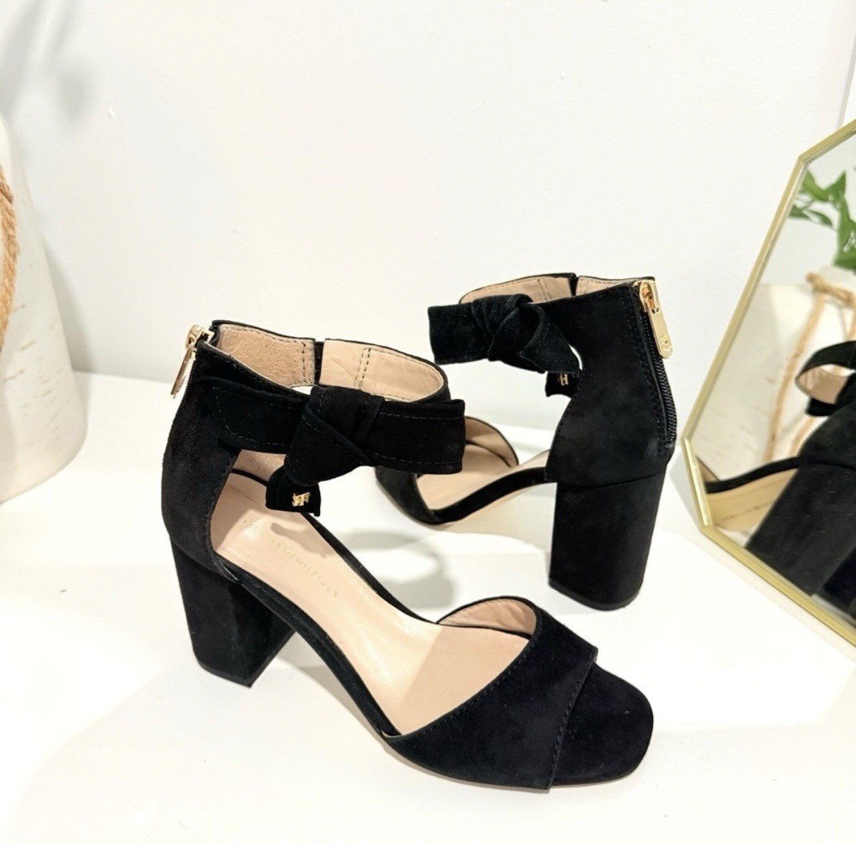Tommy Hilfiger Black Suede Strappy Open Toe Ankle Strap Zip Heel Women’s 6M