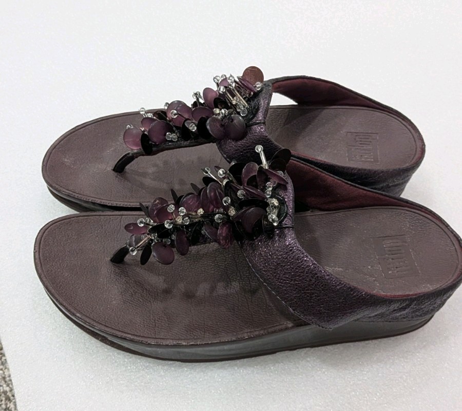Fit Flop RUMBA Beaded Metallic Toe-Post Sandals Purple Plum Women’s Sz 7