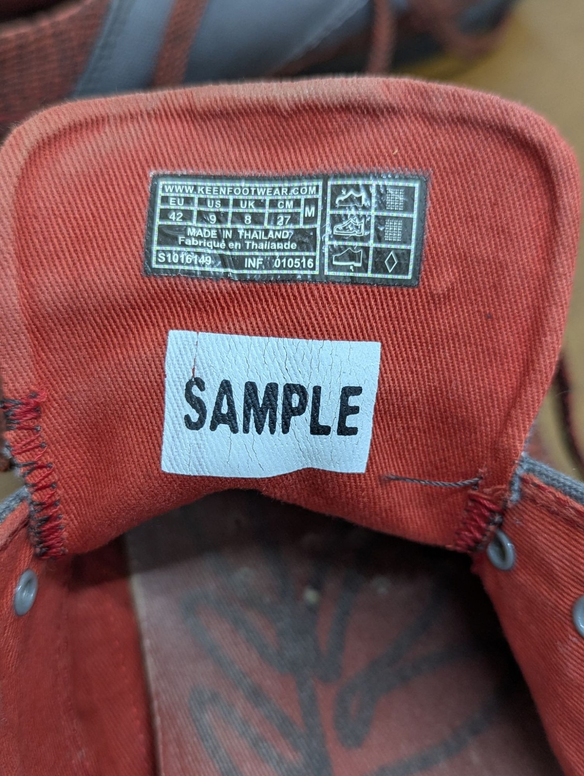 Keen Harvest Sample Shoes Size 9 US Red & Gray Casual Eco-Friendly Design