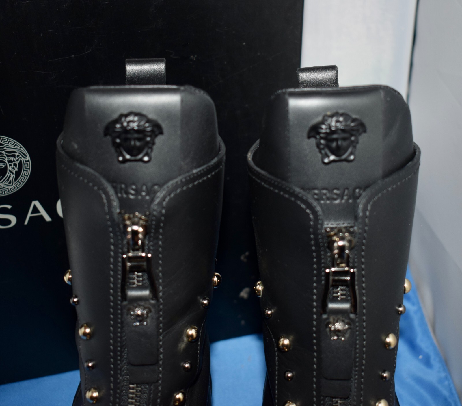 Womens Versace Black City Stud Combat Biker Size 40 Ankle Zip Up Boots ~ HS4