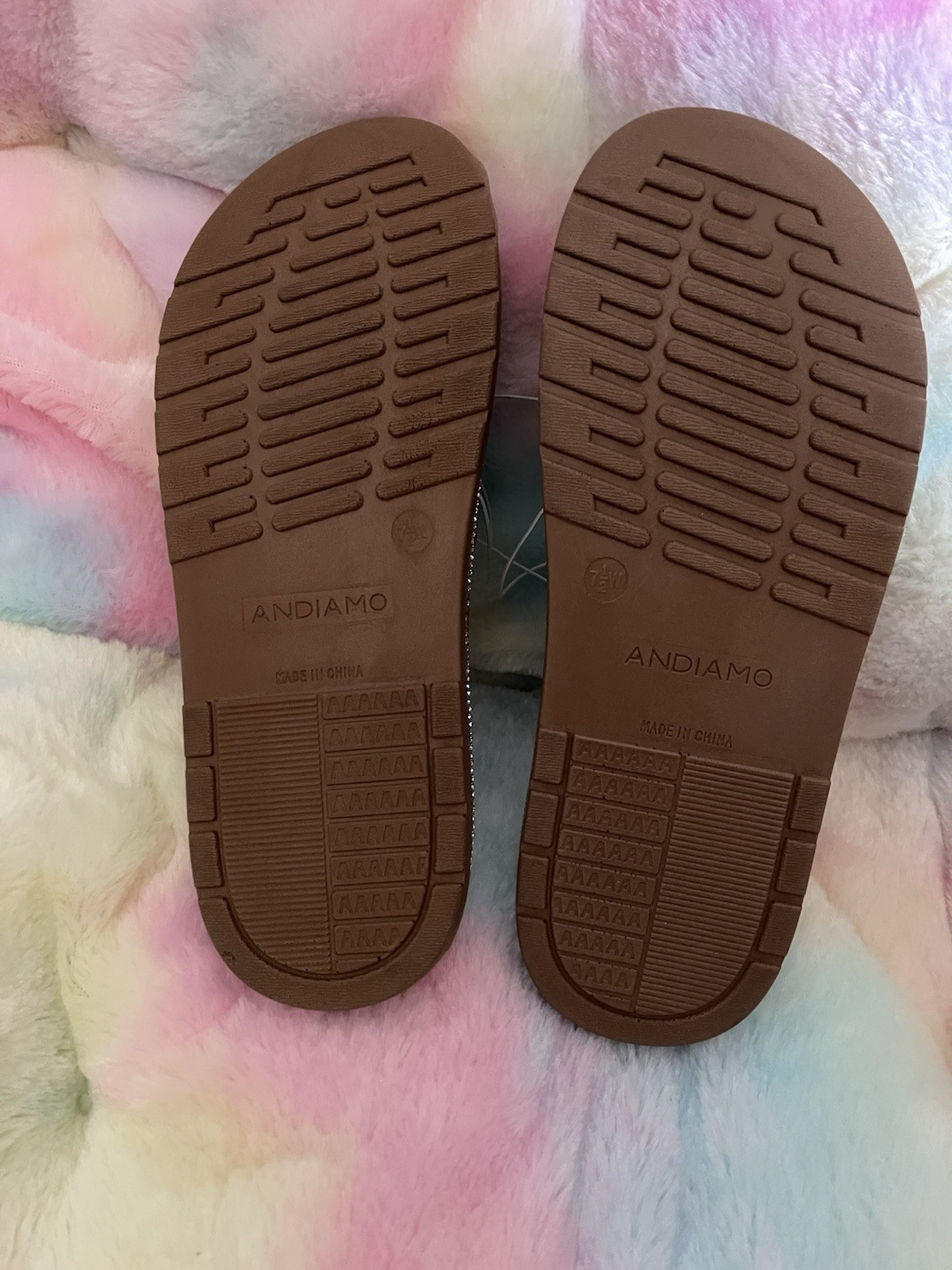 Andiamo Women’s Tan Beaded Rhinestone Slip On Slide Sandals Sz 7 1/2 W New