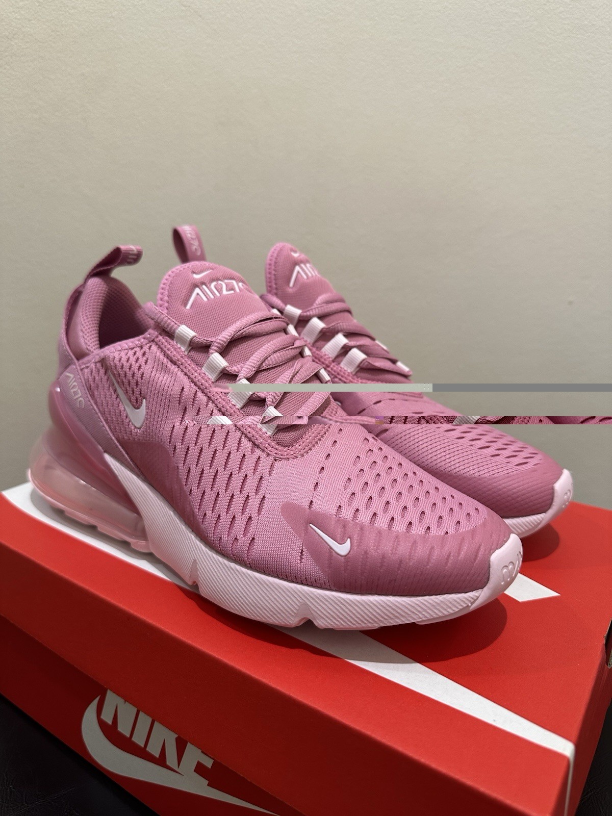 NIB GS Sz 6.5Y ==~ Women 8 Nike Air Max 270 Magic Flamingo Pink Foam HQ1553 646