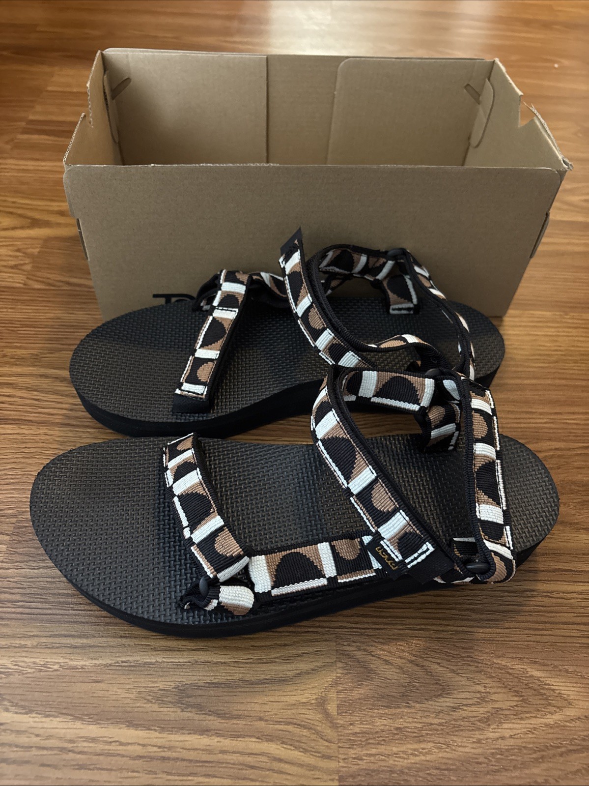 Size 10 BOUNCE BLACK LION 1090969 TEVA MIDFORM UNIVERSAL SANDALS New