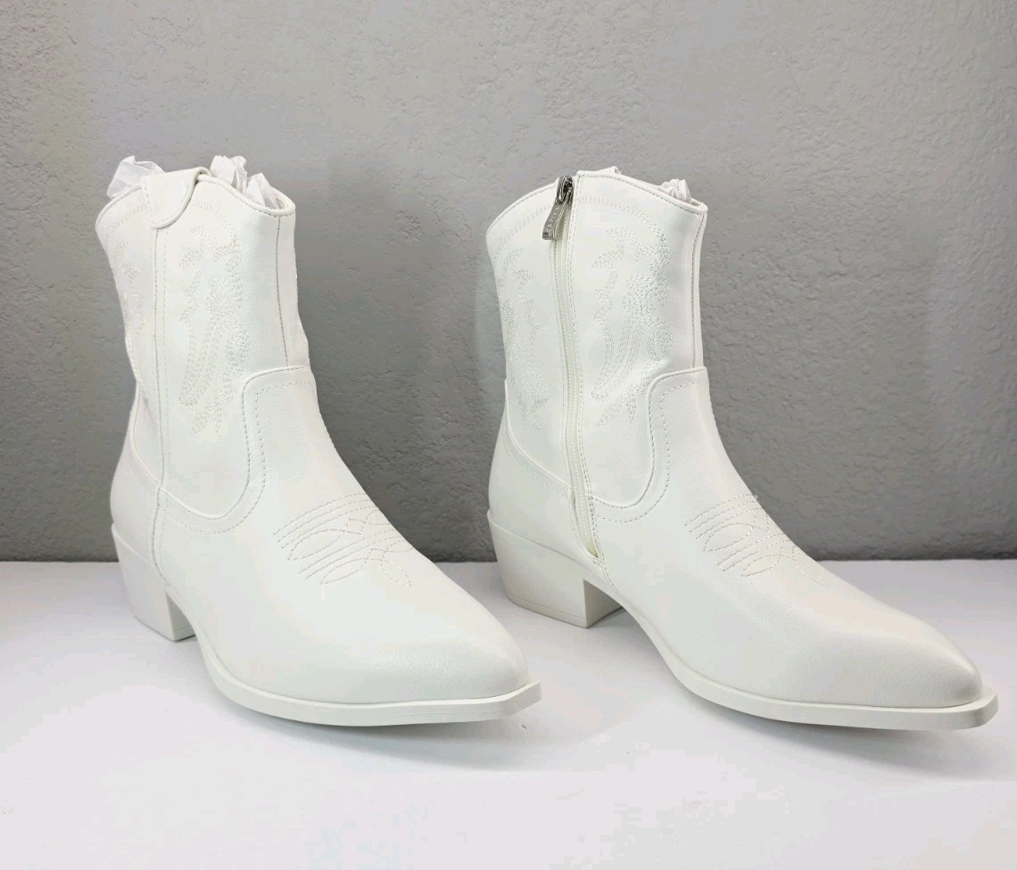 VEPOSE Womens White Cowbow Boots Size 8.5 New With Box