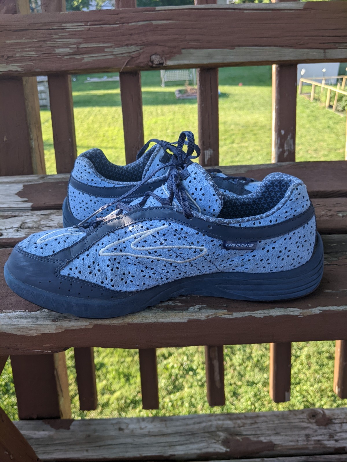 Brooks Green Silence Women’s Blue Recycle Running Shoes sz 10.5 Pre Owned