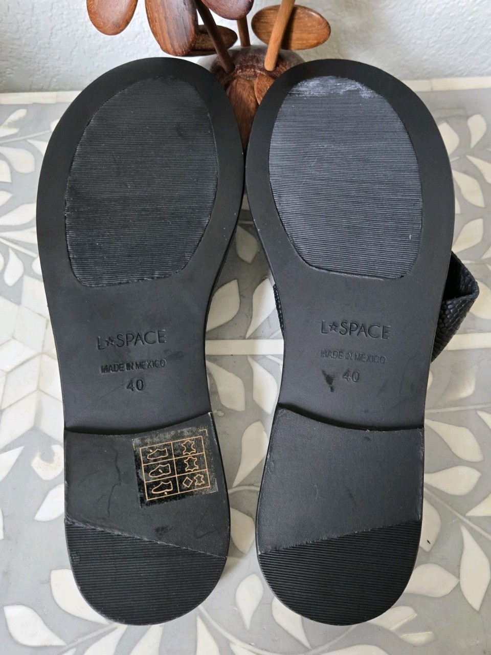 New L*Space Miramar Leather Sandals In Black Snake Toe Loop Sz 40 EU -US 9