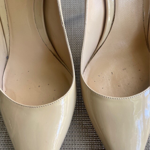 M. Gemi Patent Leather Nude Cream Pumps Heels Pointed Toe Sz 40 US 9 EUC