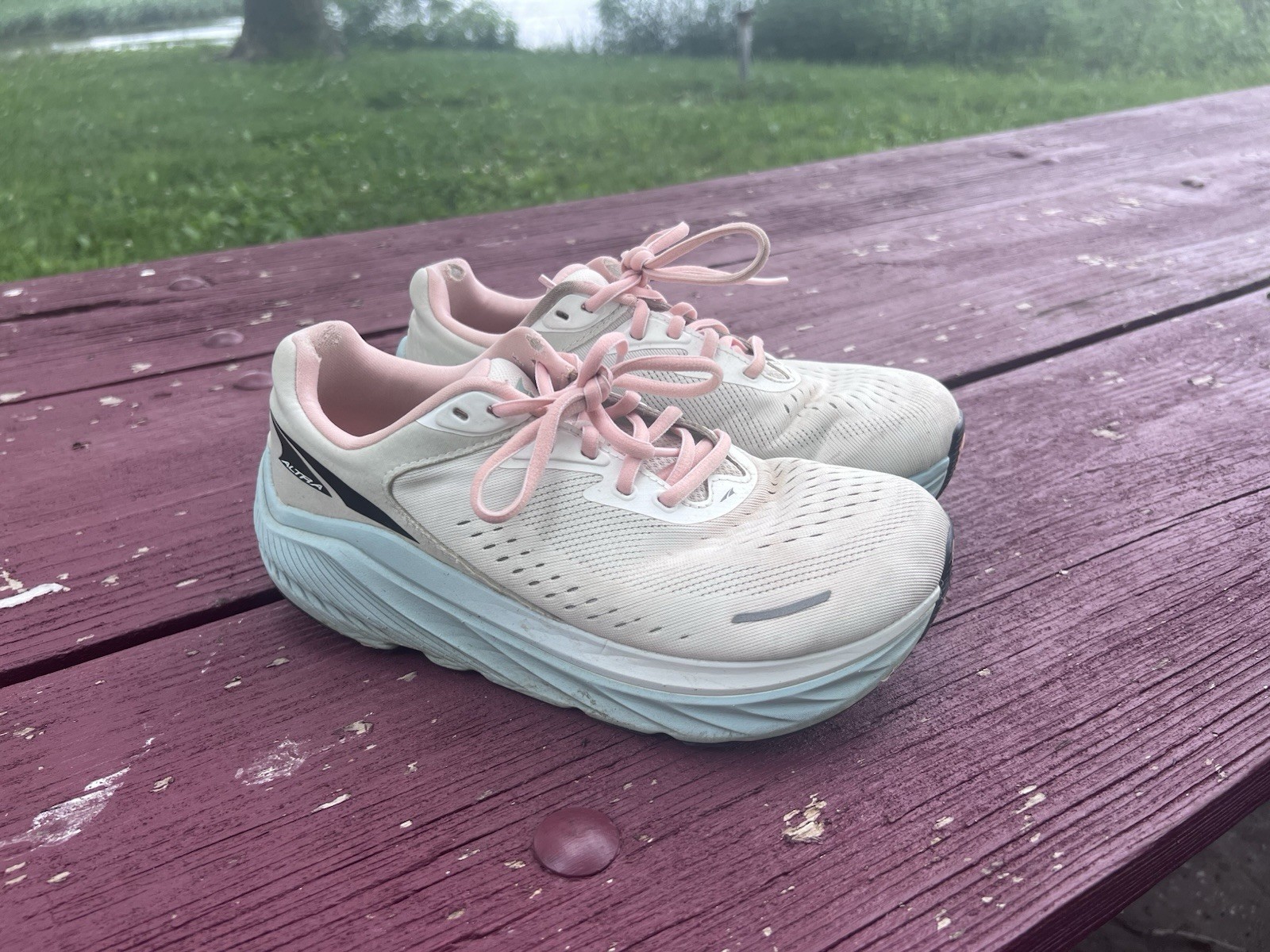 Altra via Olympus 2 Women’s Running Shoes Size 9
