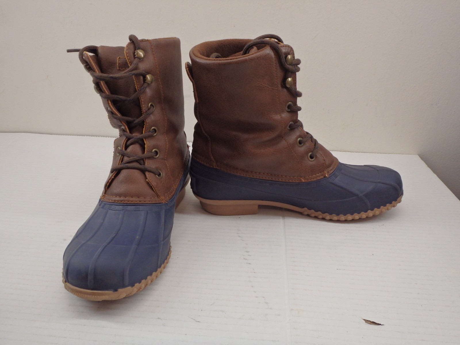 London Fog Womens Boots sz 7 Wonder Cold Weather Duck Waterproof # H677