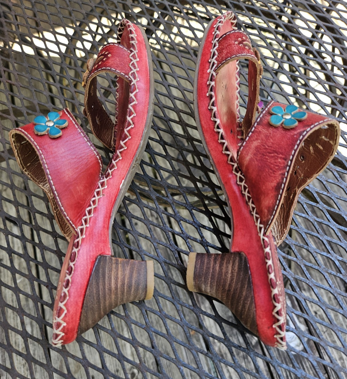 L’Artiste by Spring Step Red Via-R Floral Leather Slides Sandals US 6.5 / EU 37
