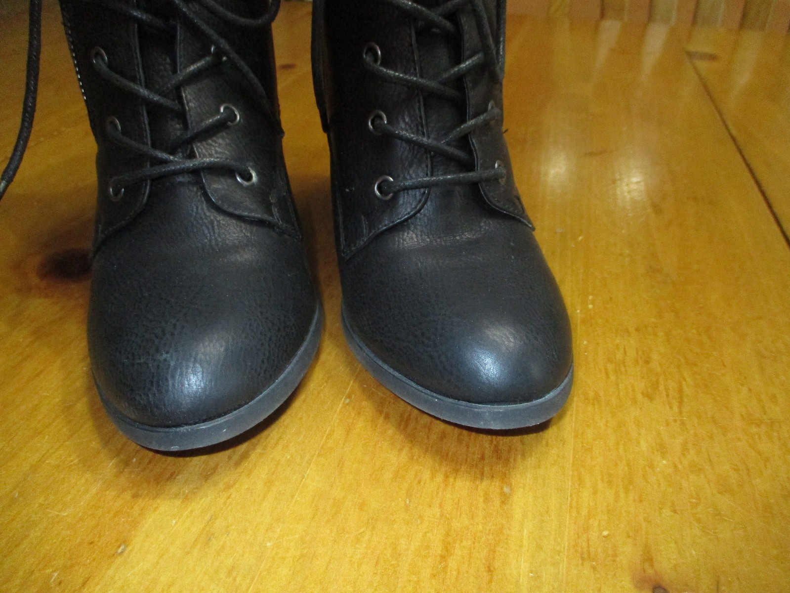 Daisy Fuentes Calida Black PU 3.5in Block Heel Zip Ankle Booties womens size 7M