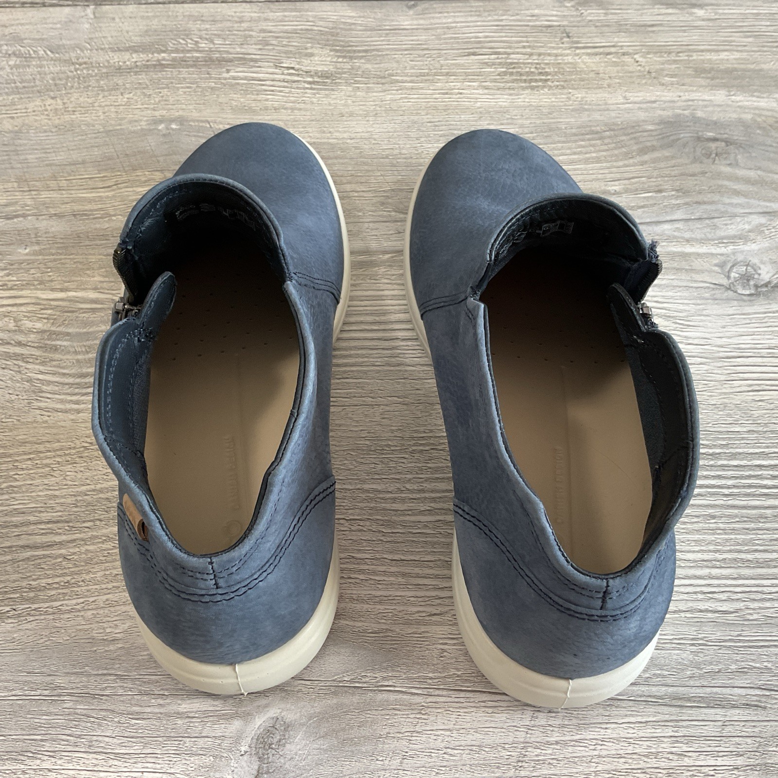 ECCO Soft 7 Low Bootie Side Zip Marine Blue Sneaker Women’s EU 39 / US 8-8.5
