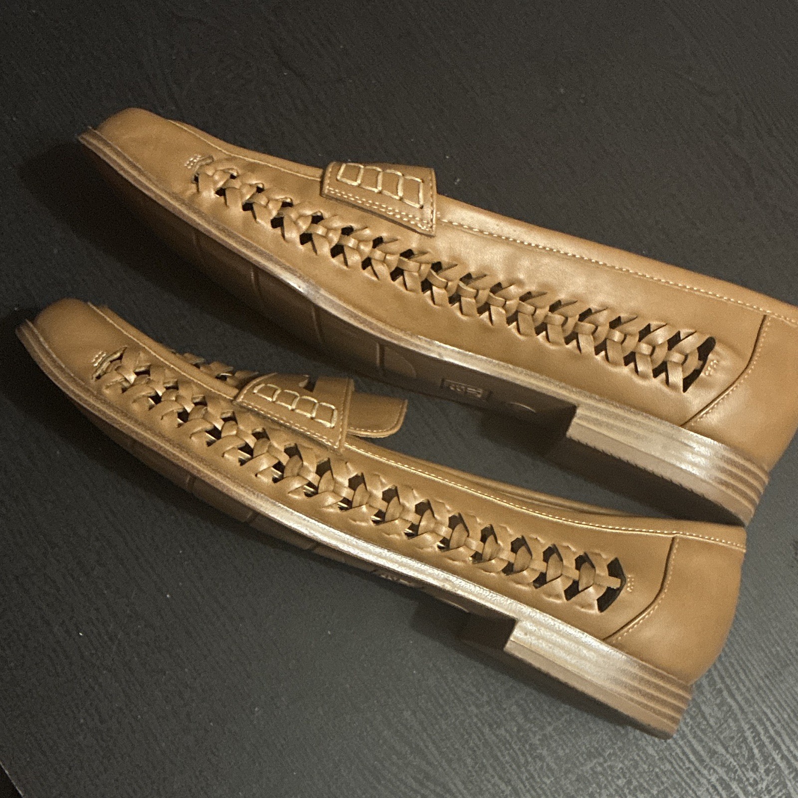 Time and Tru Woven Cut-Out Slip-On Loafer Flats Tan Round Toe Women’s US 10