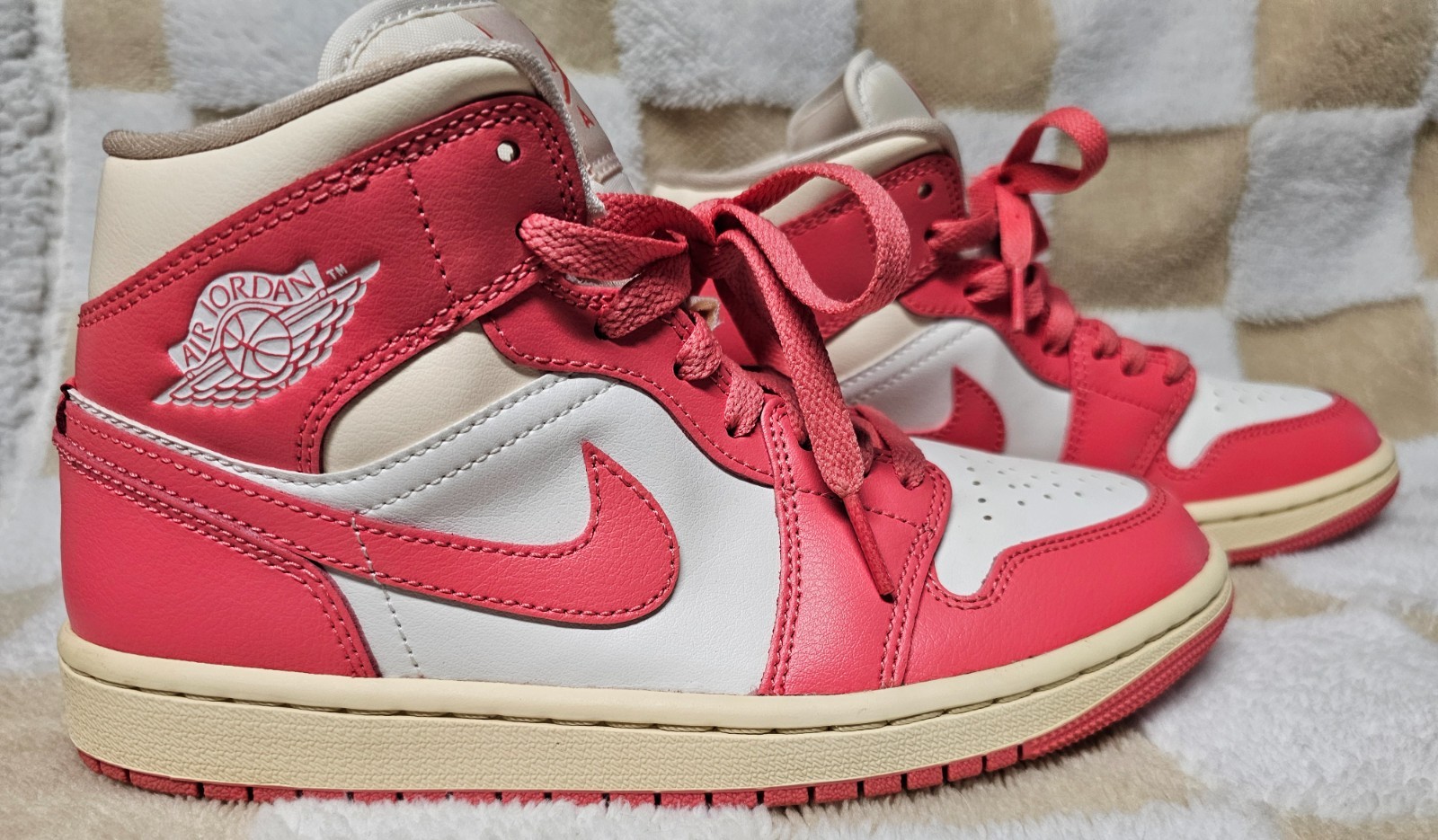 Size 7 – Air Jordan 1 Mid Guava Ice W