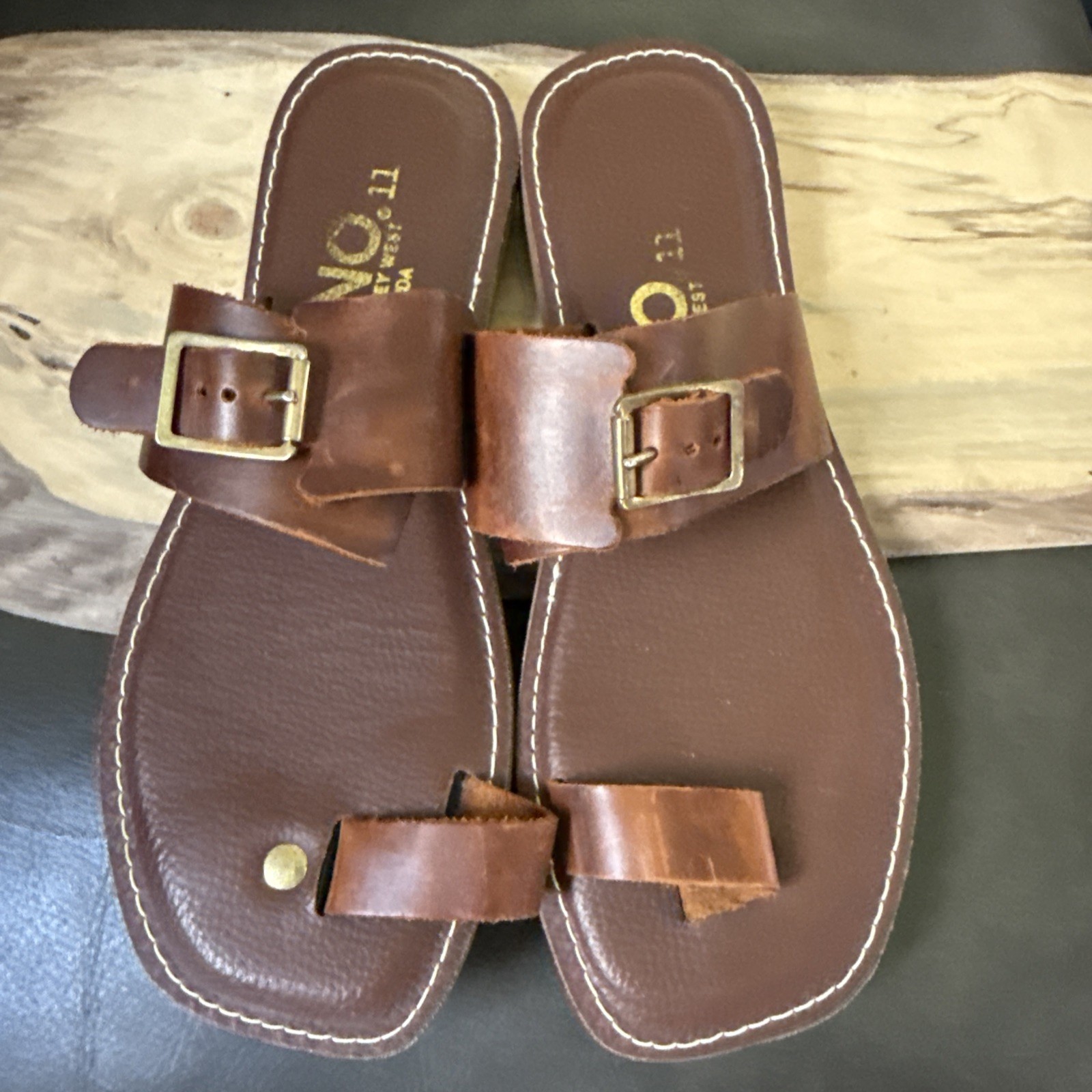 KINO Key West Florida Sandals Womens Sz 11 Brown Leather Toe Ring Flats EUC