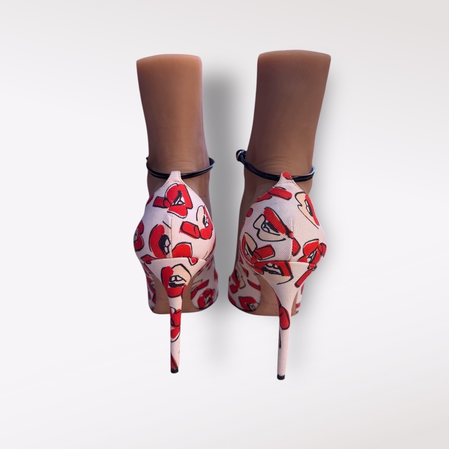 Brian Atwood Donald Robertson Pumps Women 38 Rare Lip Print Statement Heels Art