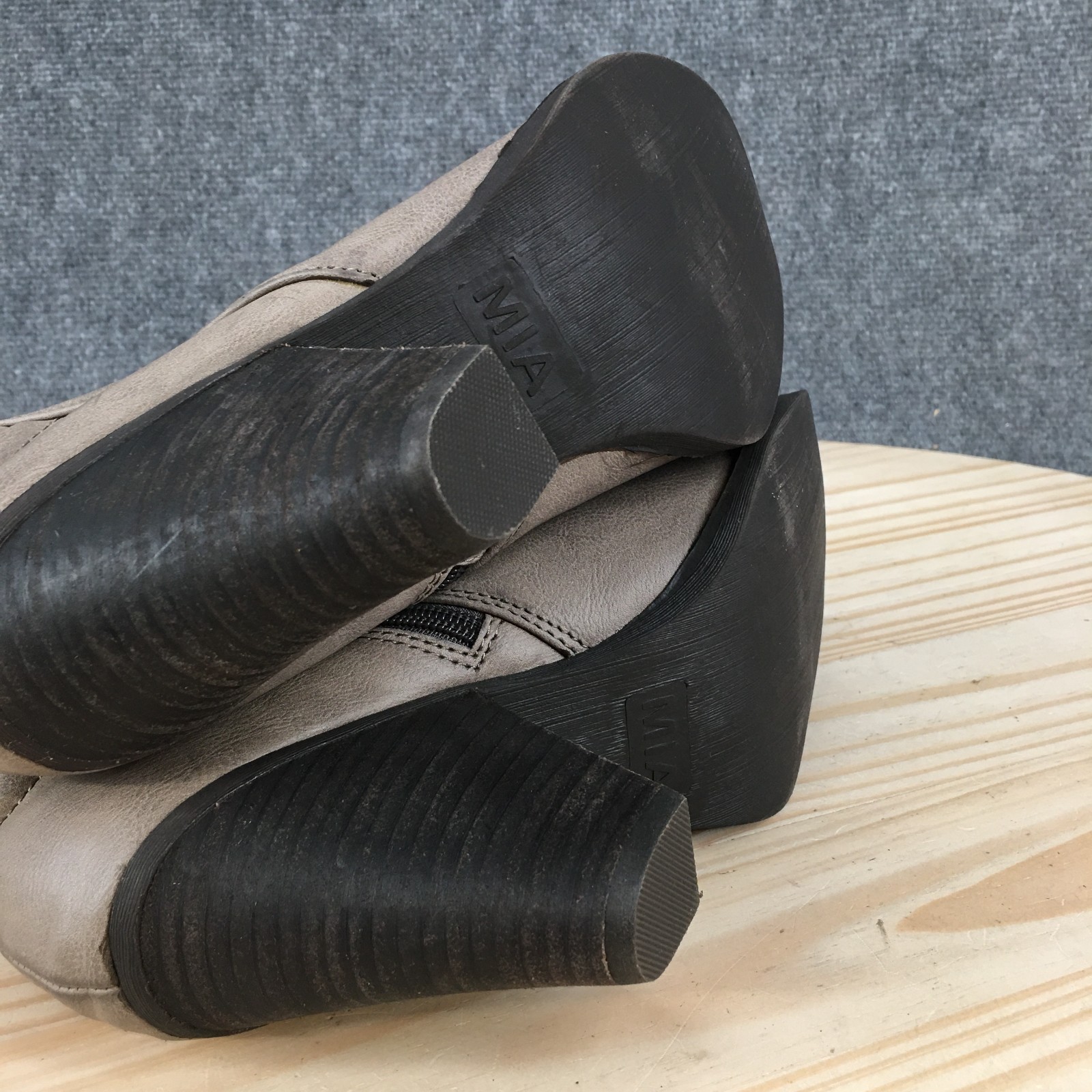 Mia Luce Boots Womens 10 M Ankle Bootie Side Zip Cone Heels Faux Leather Gray