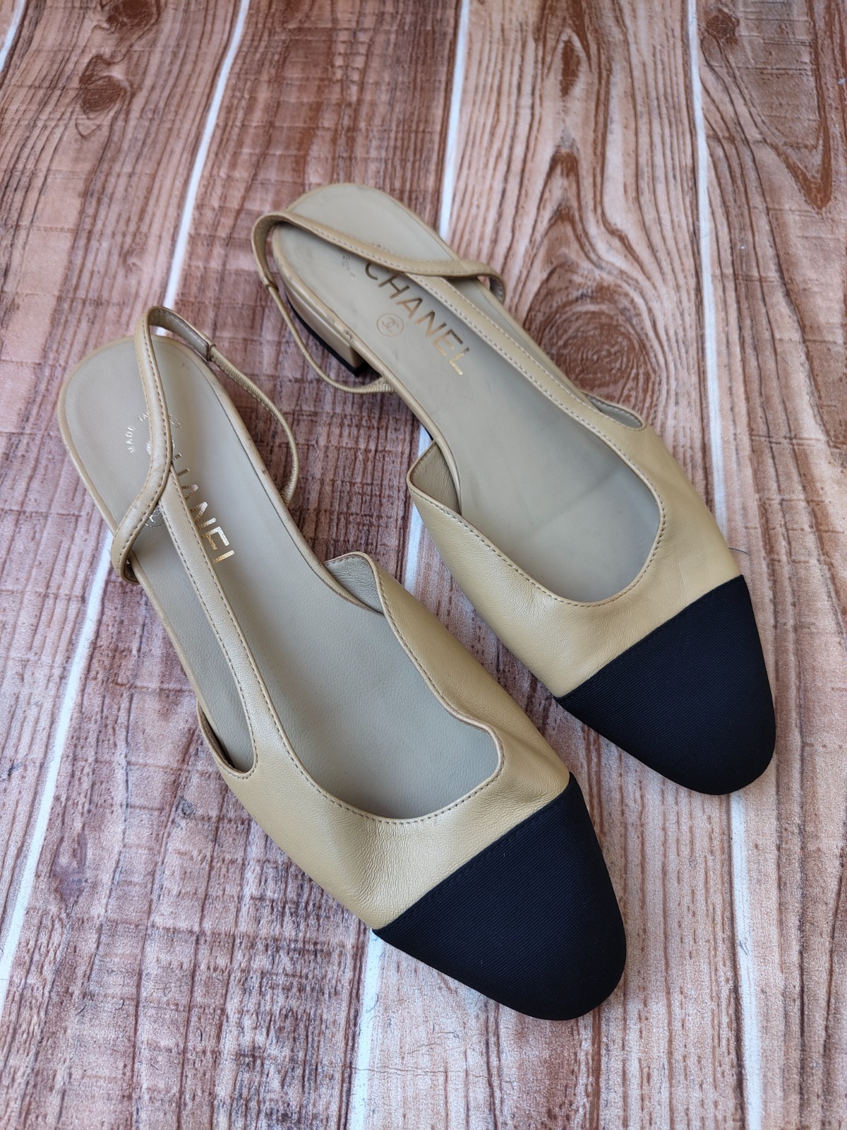 CHANEL Slingback Grosgrain CC Cap-toe Beige Black Leather Flats EU 39 US 8.5