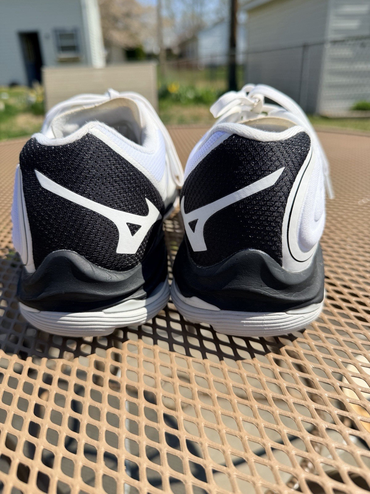 Mizuno Women Wave Lightning Z6 Volleyball Shoes Sneakers White Black, Size 10