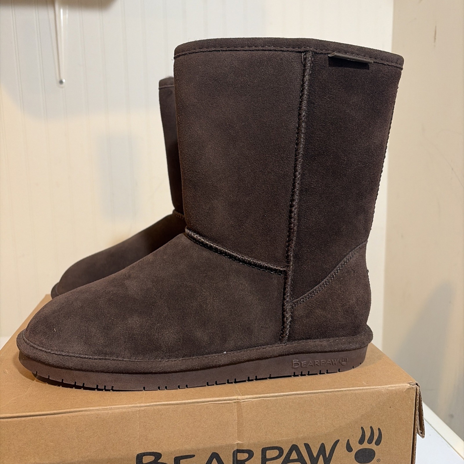 BEARPAW 608 W Emma Short Hickory Womens Casual BOOTS Size 10