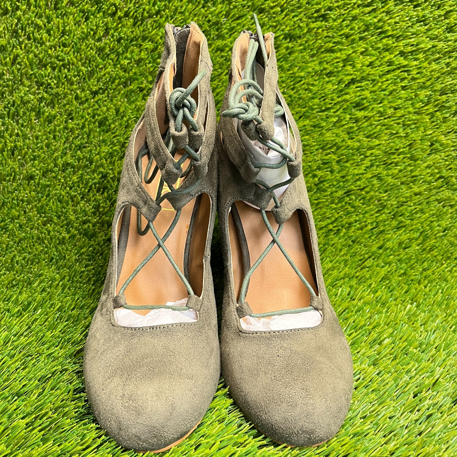 Yoki Veruca-03 Womens Size 8.5 Olive Green Beach Classic Outdoor Pump Heels