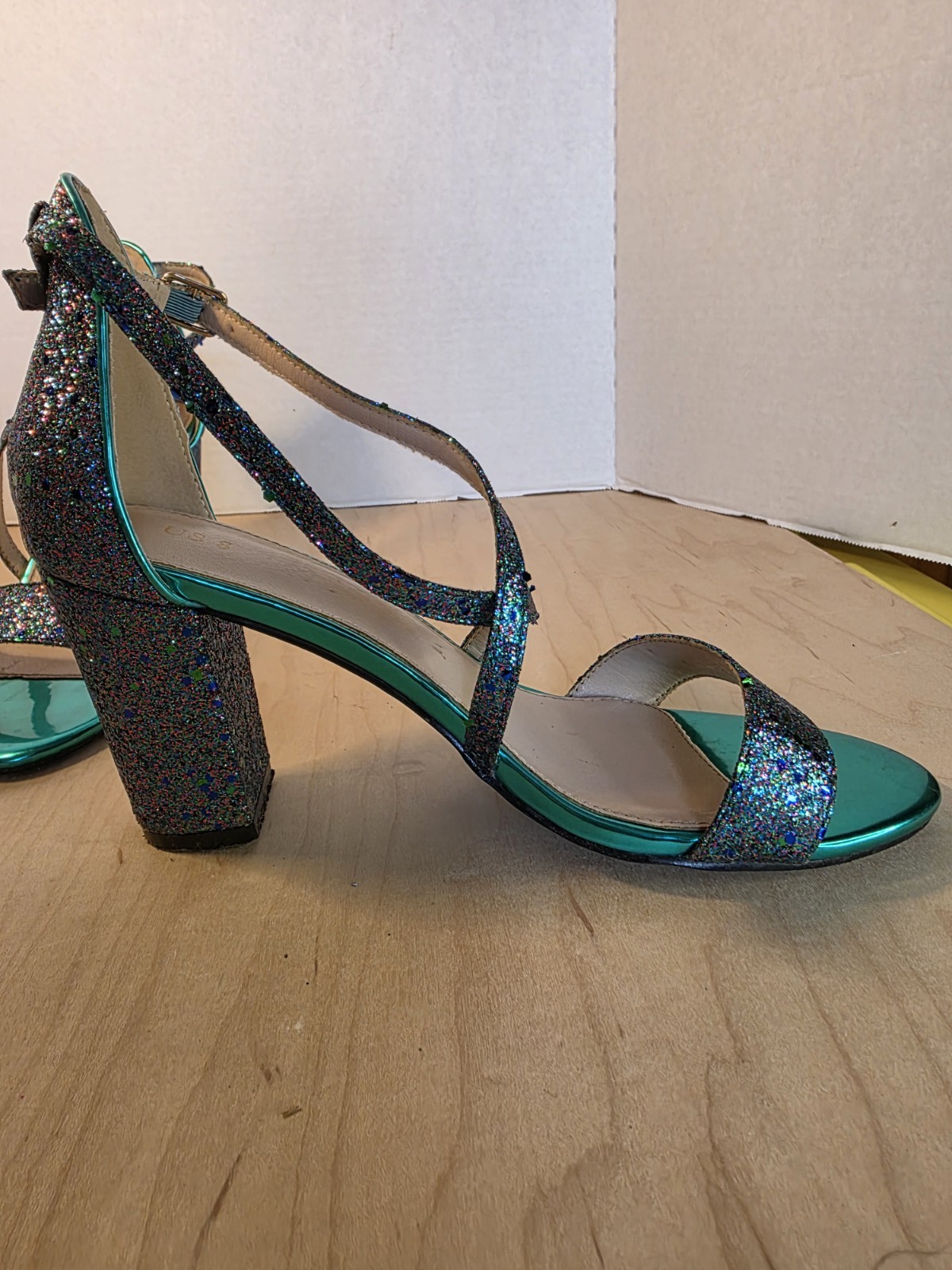 Allegra K Metallic Green Glitter Crisscross Block Heel Strapped Heels Size 8