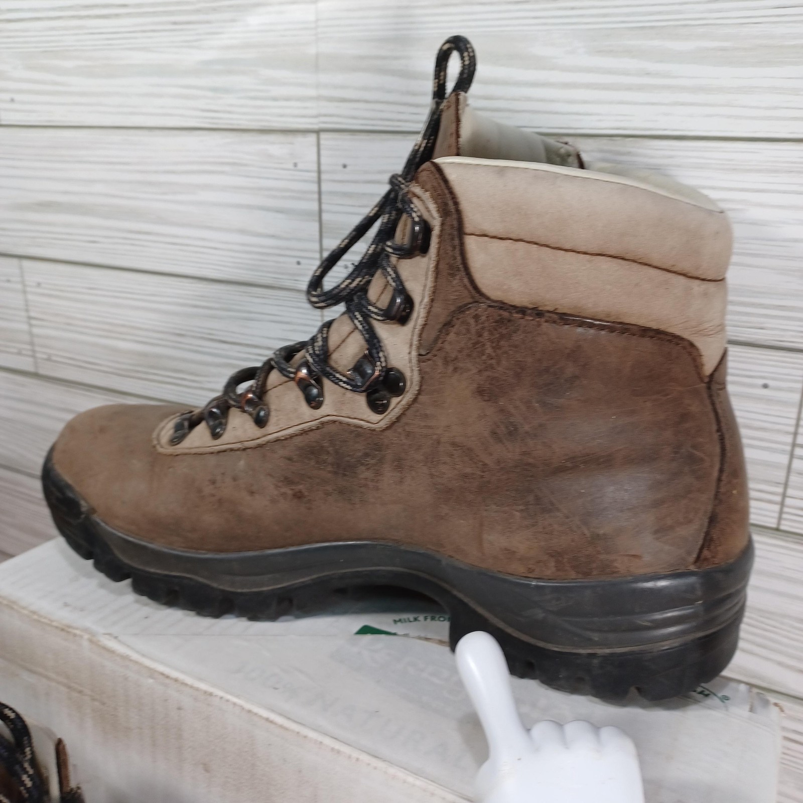 Vintage Raichle REI Boots Womens 9.5 M Distressed Mountaineering Made Hungary