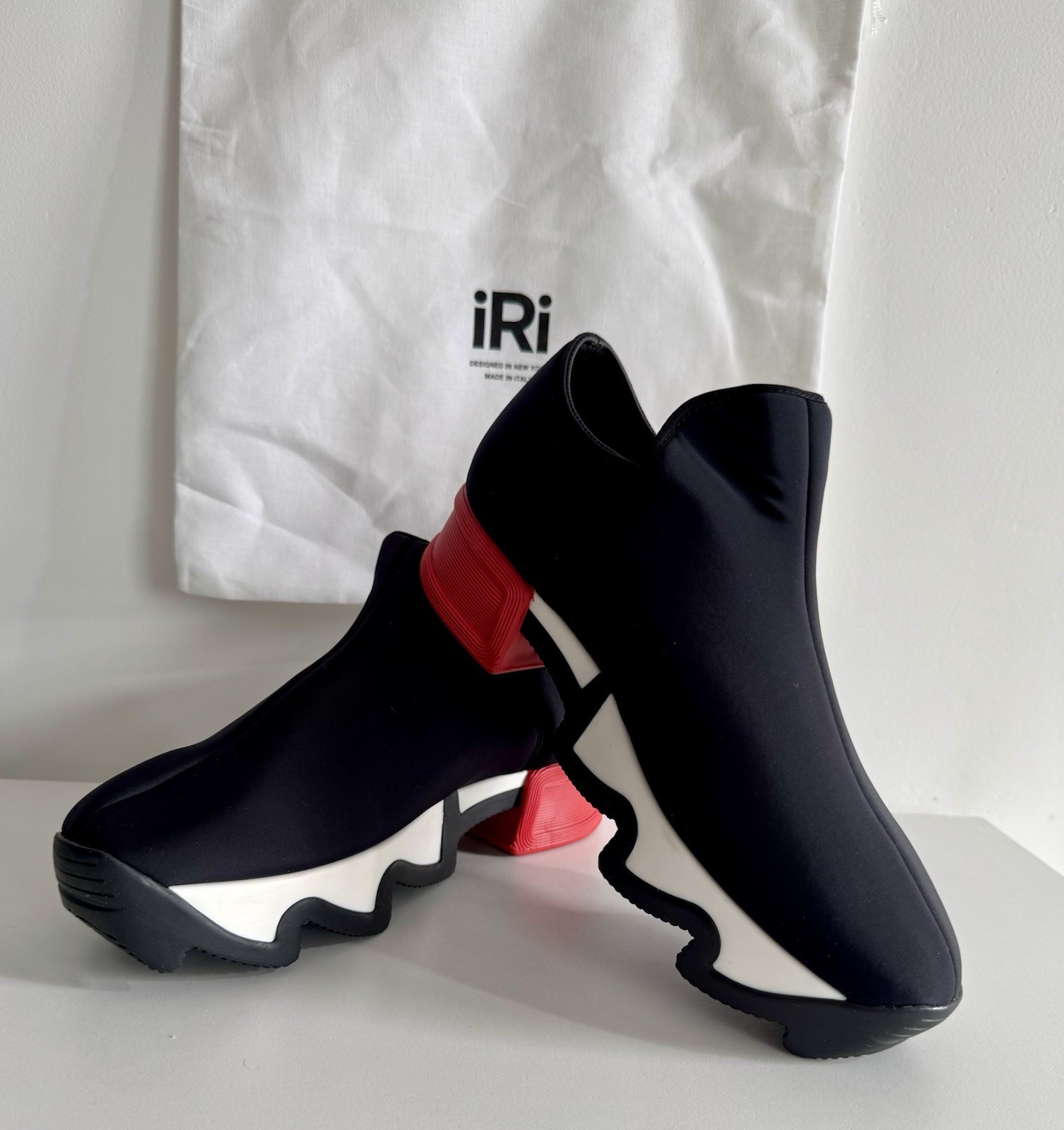 IRI WES I Black/Red Low Top Neoprene Sneaker 37.5 Women’s 7.5