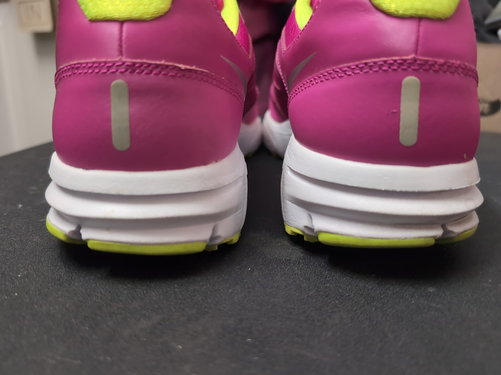 Nike Women’s Lunar Forever Lunarlon Neon Pink Athletic Shoes 488164-600 Size 10