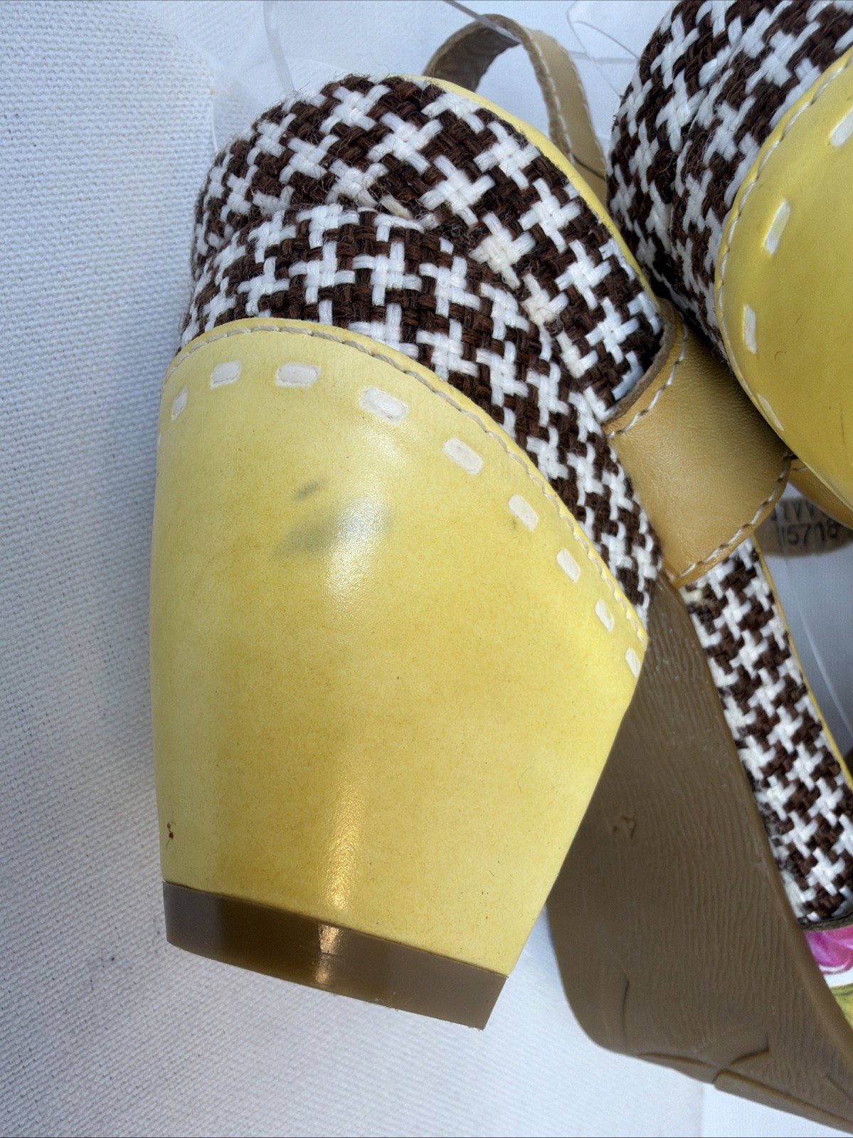 L’Artiste Spring Step Vivitar Art to Wear Leather Floral/Yellow Sandal Sz 41