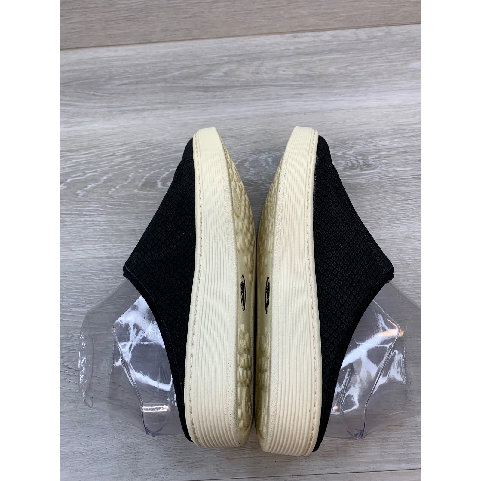Sofft Women’s Black Snakeskin Leather Slip On Mule Sneakers Casual Comfort 6.5