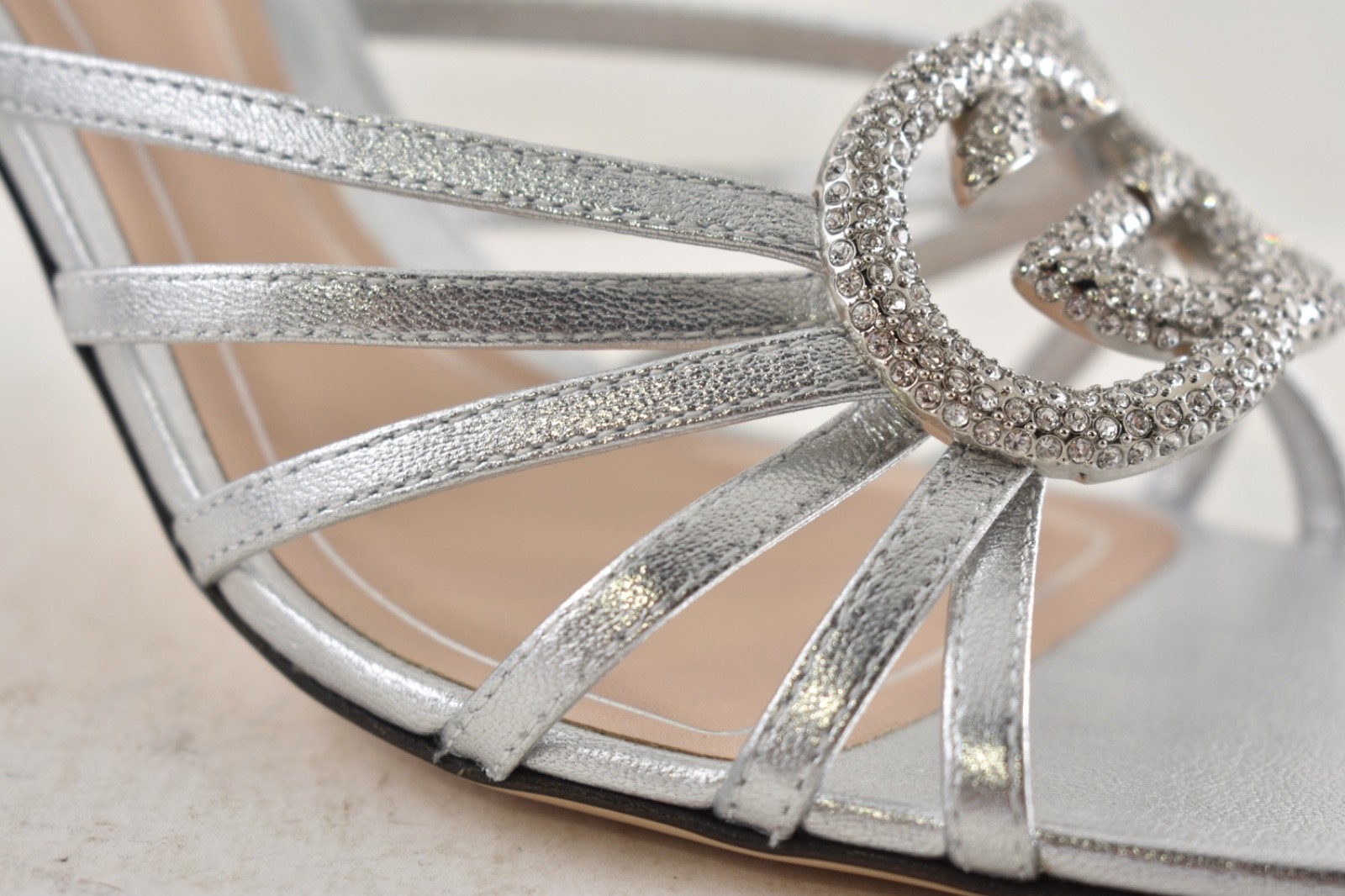 Gucci Interlocking G 85mm Silver Leather Crystal GG Logo Heel Mule Sandal 40