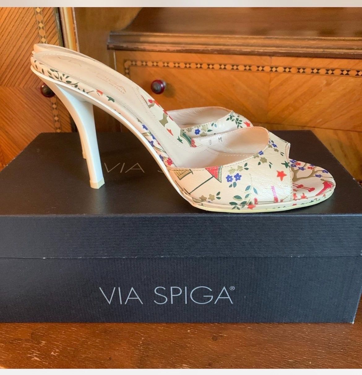 Brand New with Box Via Spiga Beige Spring Pattern Heels Size 8M
