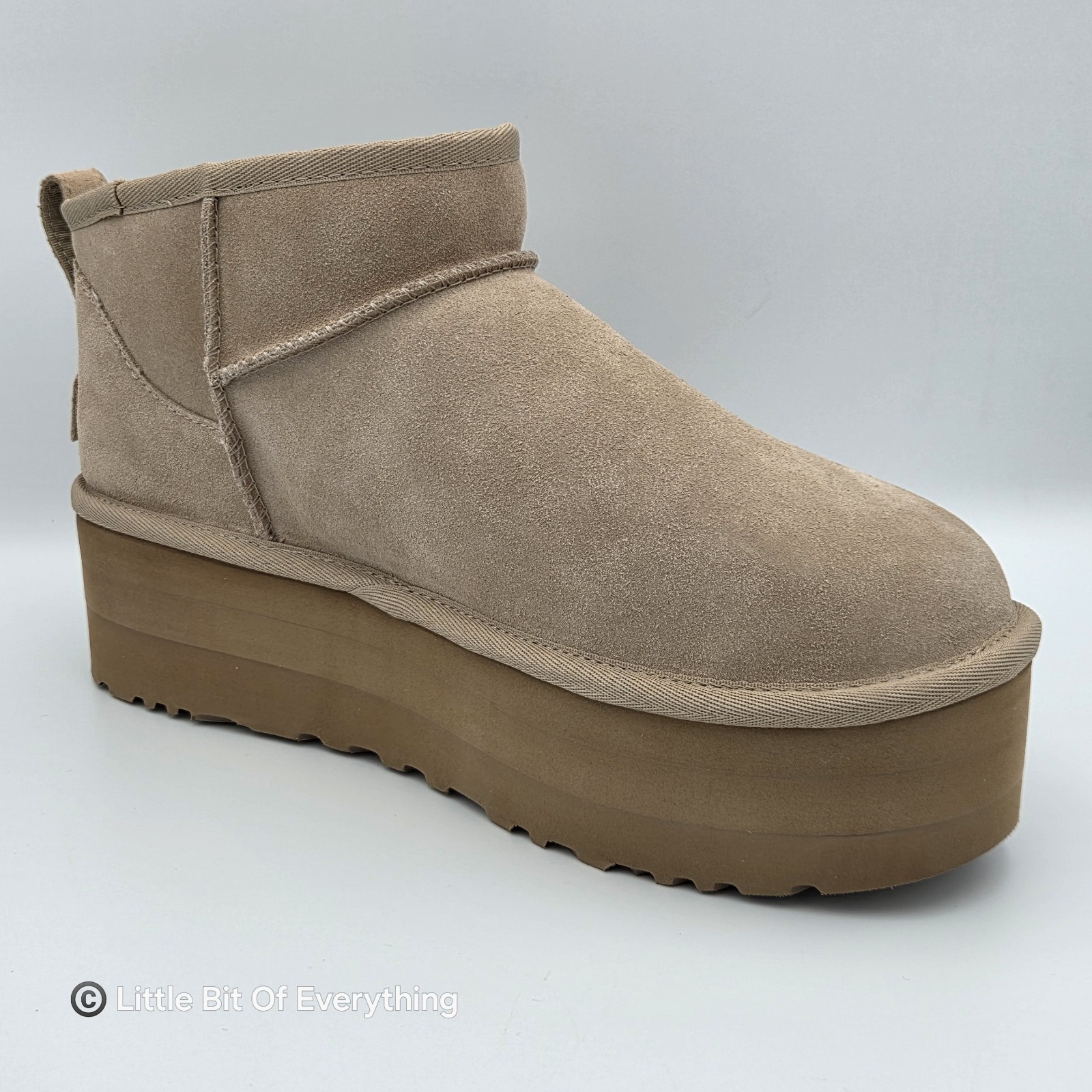 New UGG Women’s Classic Ultra Mini Platform Boot Sand Bootie 1135092 – Size 10