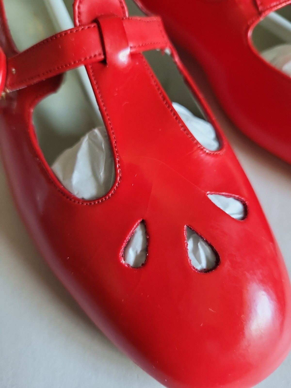 Vintage Clicks Size 7 B Red Patent Leather Flats Mary Kane Cutout Toe
