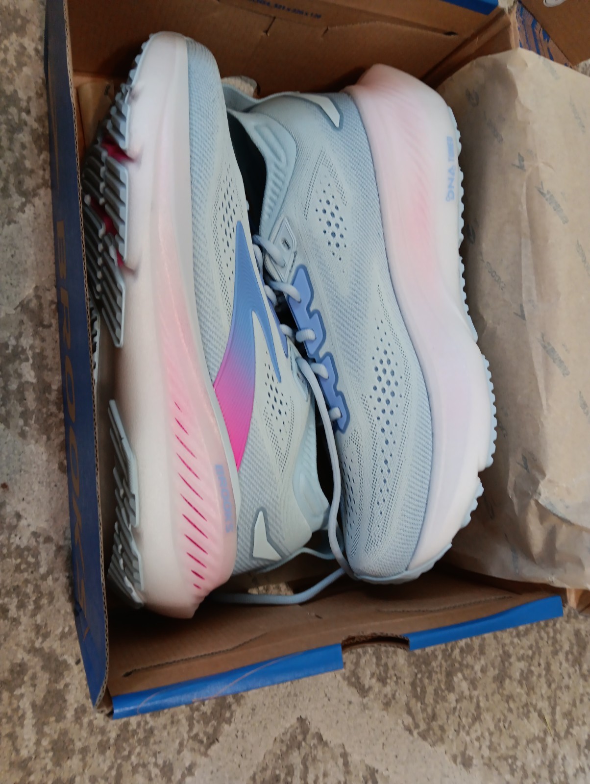 Brooks Womens GLYCERIN 23 Skyway Blazing Bell Pink Size 11B Medium 1204651b475