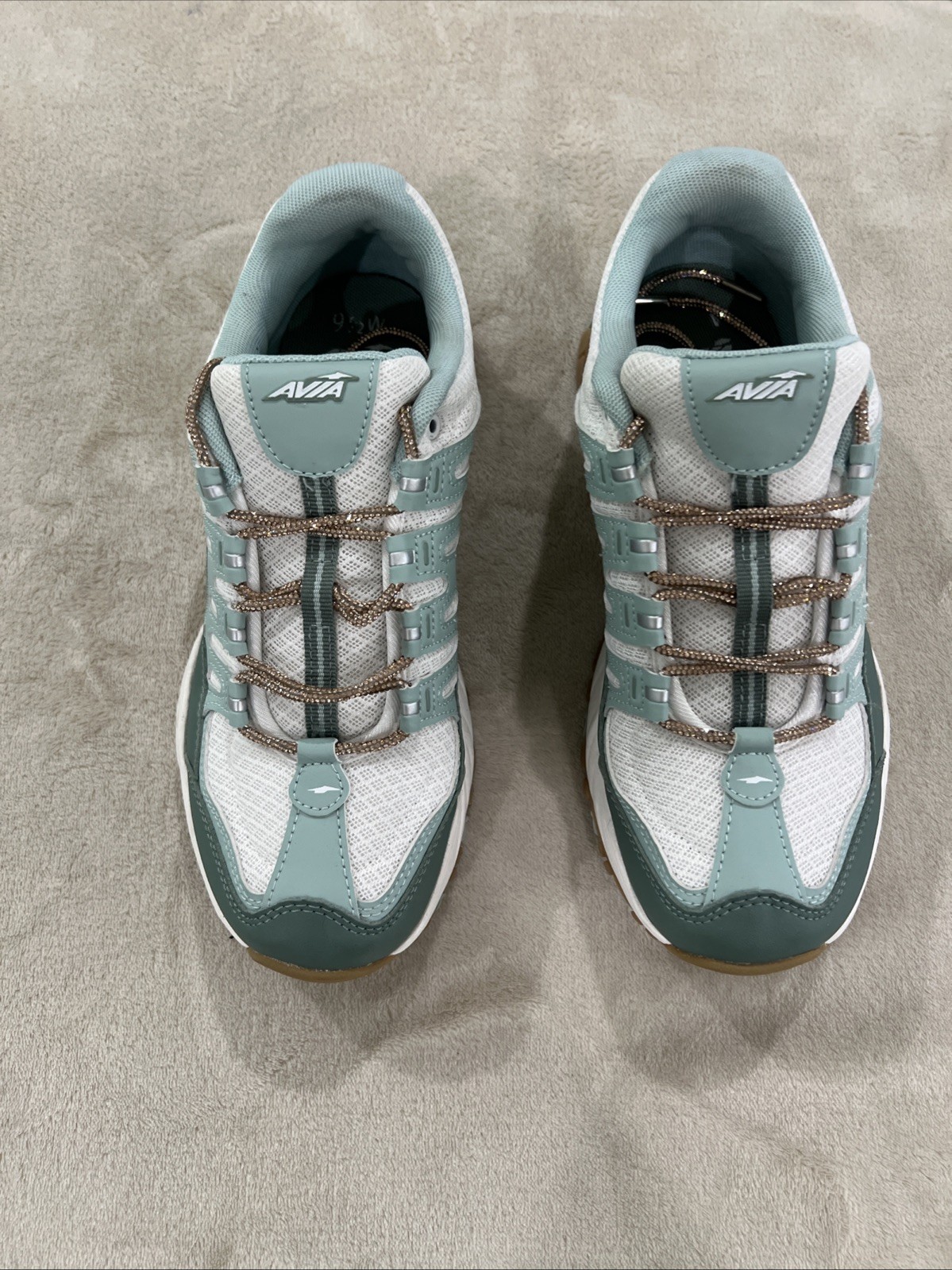 Avía Womens Athletic Sneakers White Mint Green Walking Shoes Size 9.5 Wide W