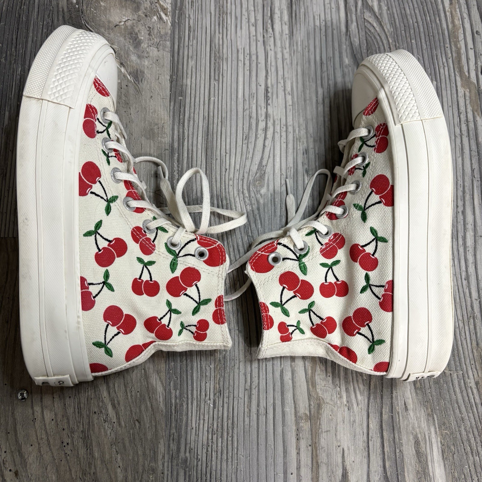 Converse All Stars Cherries Platform Chuck Taylor Hightops Women’s 7