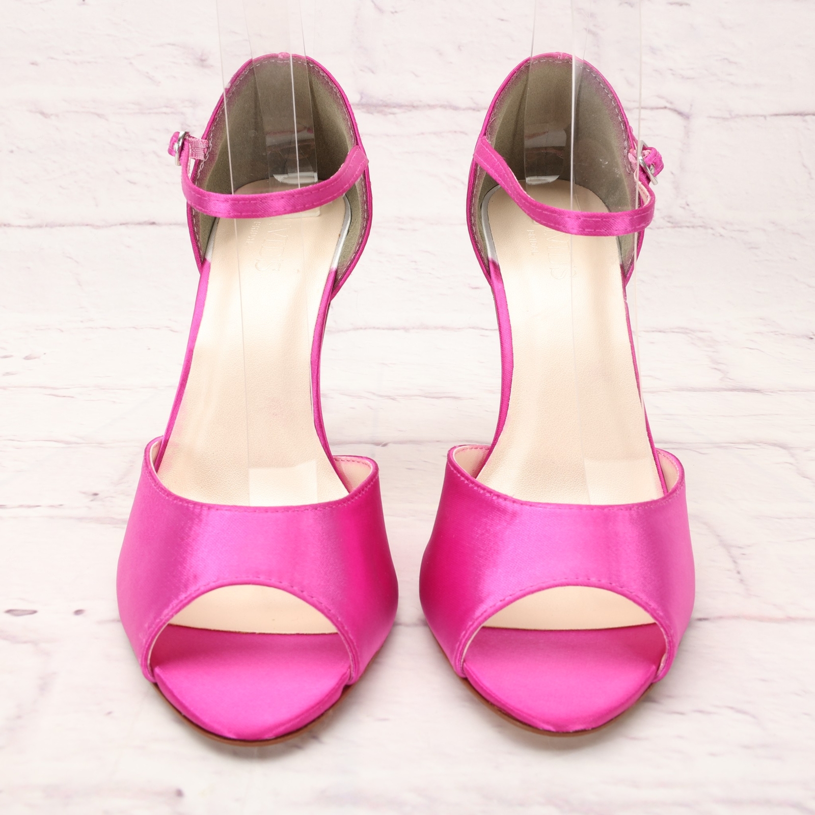 David’s Bridal Women’s Ankle Strap Sandals Heels Size 7.5M Fuchsia W/Rhinestones