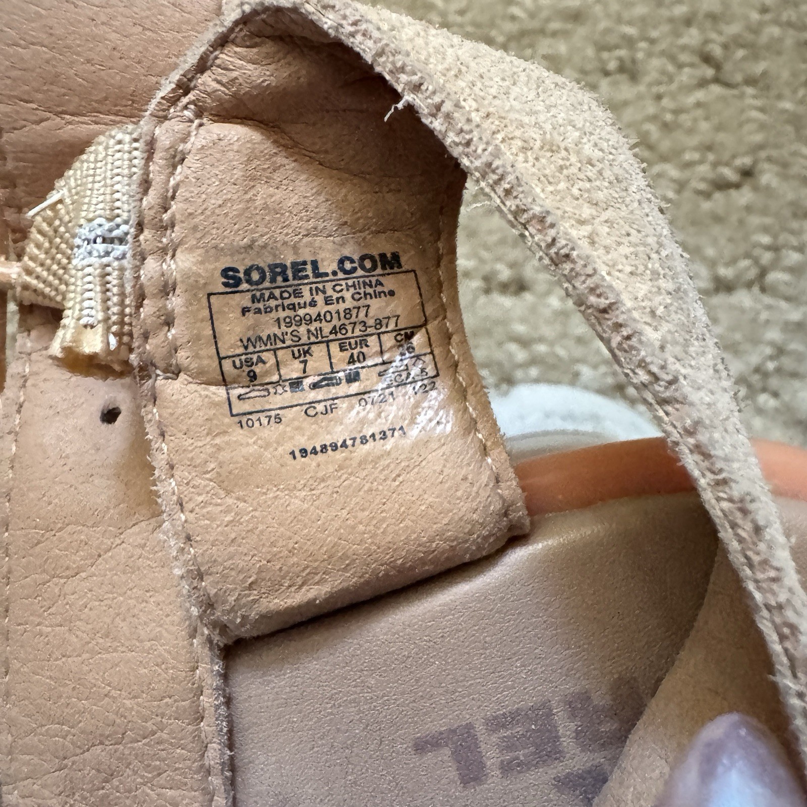 SOREL Size 9 JOANIE III – Beige Strappy Platform Sandals