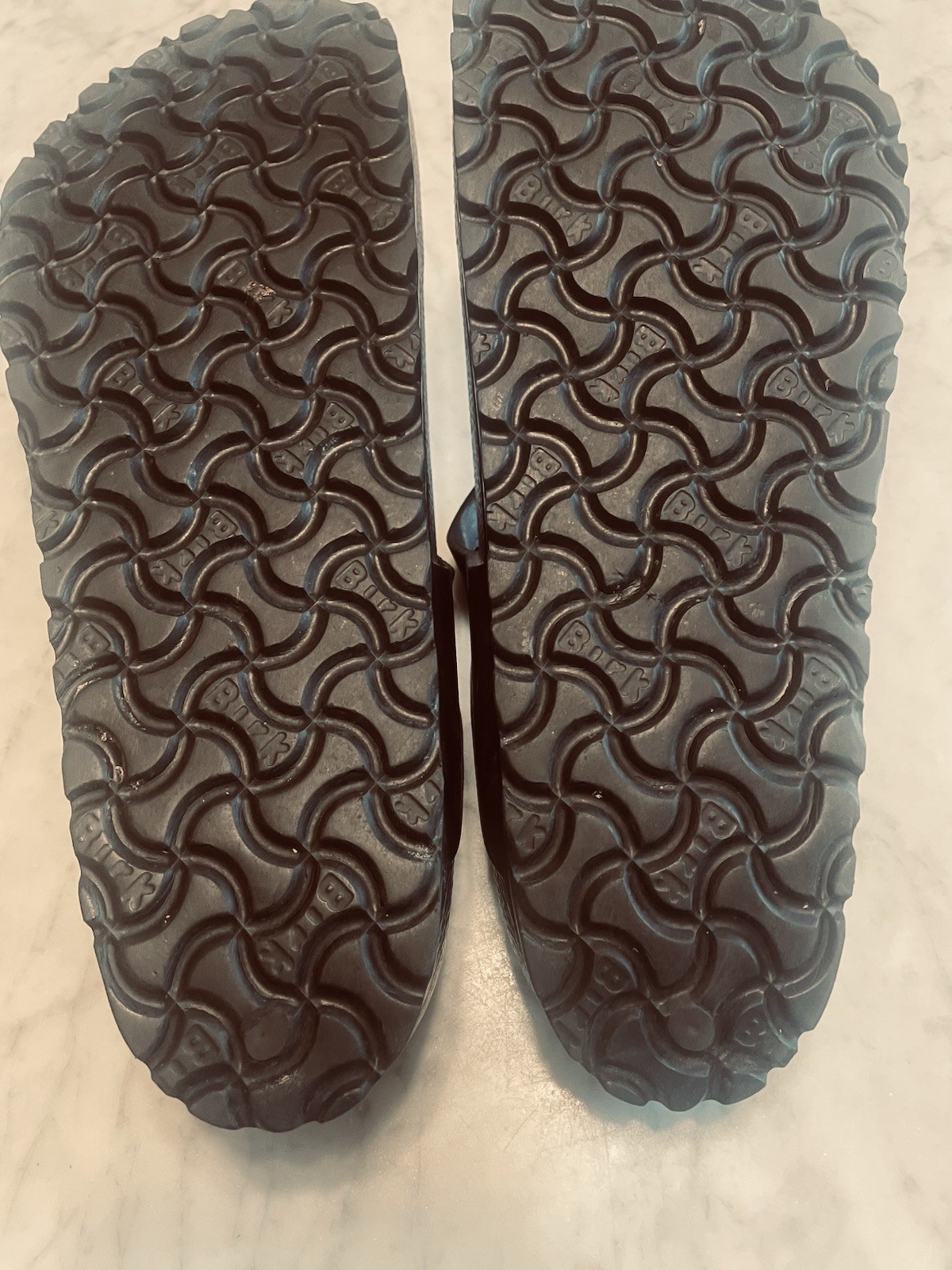 Birkenstock Women’s 40 Size 9 Gizeh EVA Women’s Sandals Black Rubber Sandals EUC