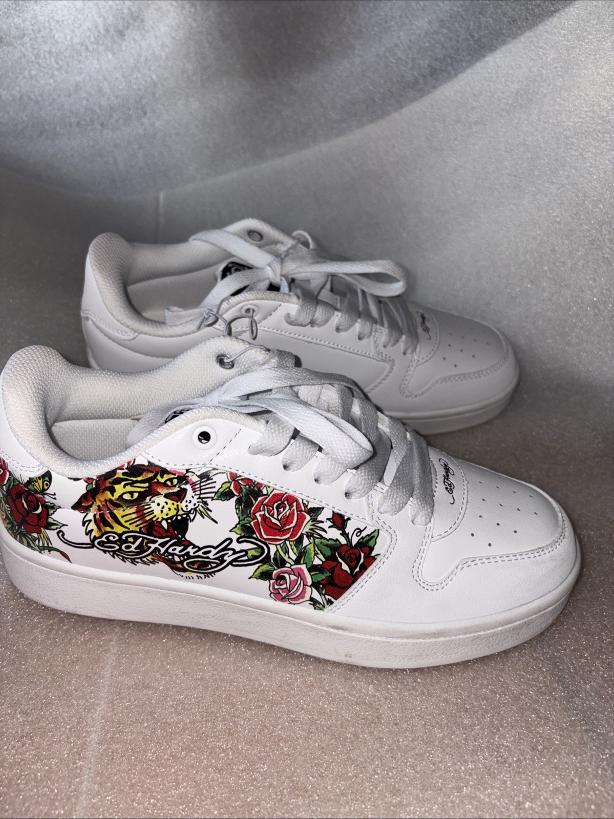 NWT Ed Hardy Women’s White Platform Sneakers With Art Graphics On The Sides 7.5