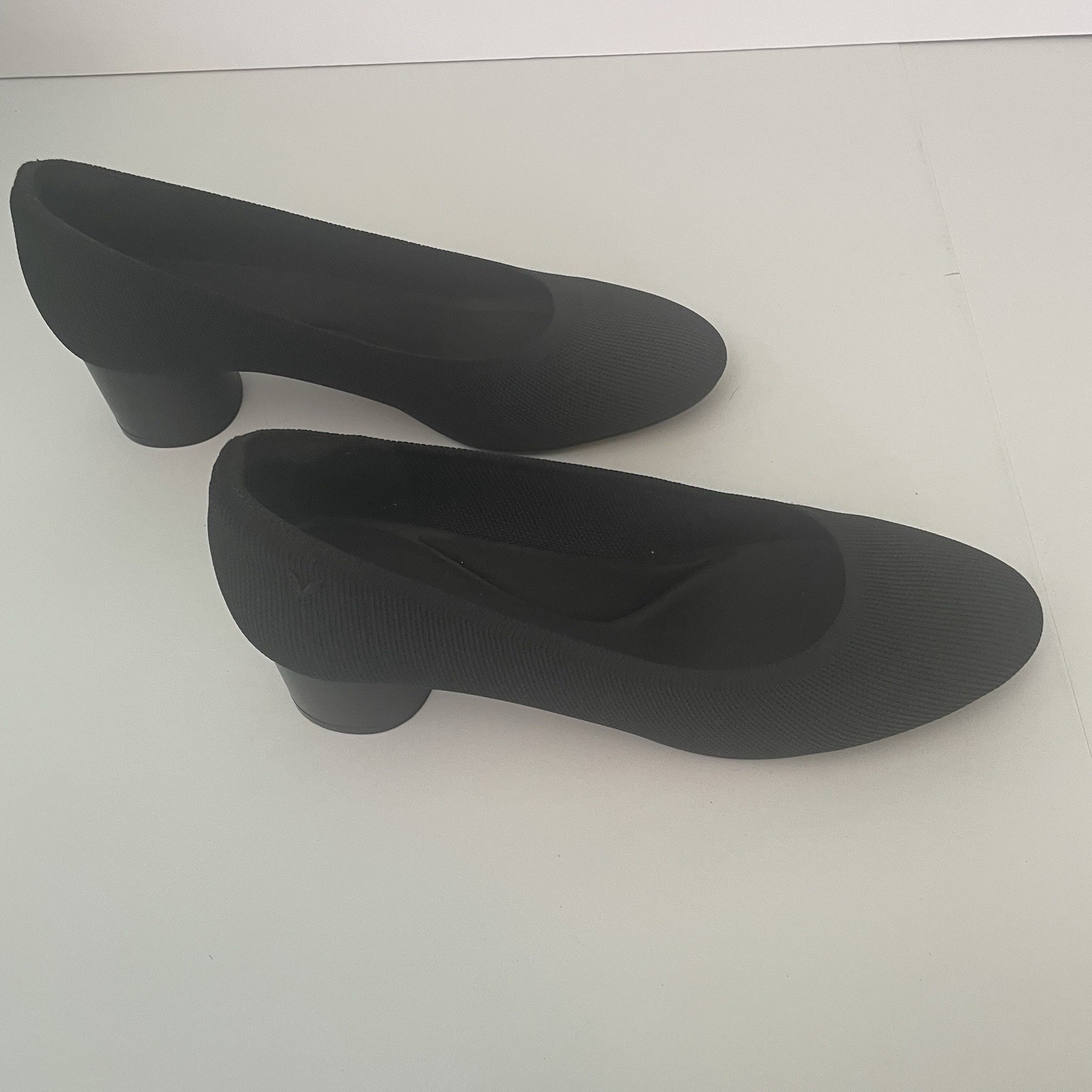 Vivaia Melia Round Toe Heels Black Stretch Sz 40 Knit Pumps Recycled Materials