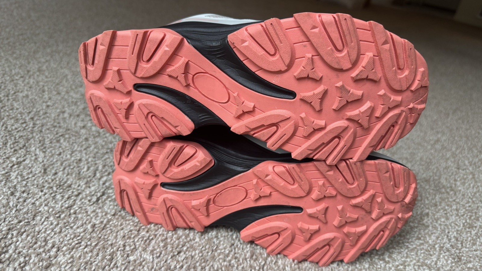 Norti v8 women’s Waterproof Lightweight Trail shoes size 7