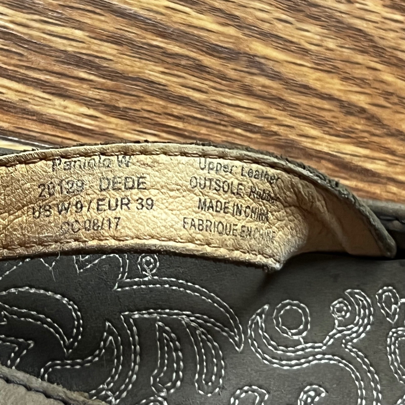 Vintage Y2K Olukai Leather Flip Flops Sandals Surf Streetwear Grunge Size 9