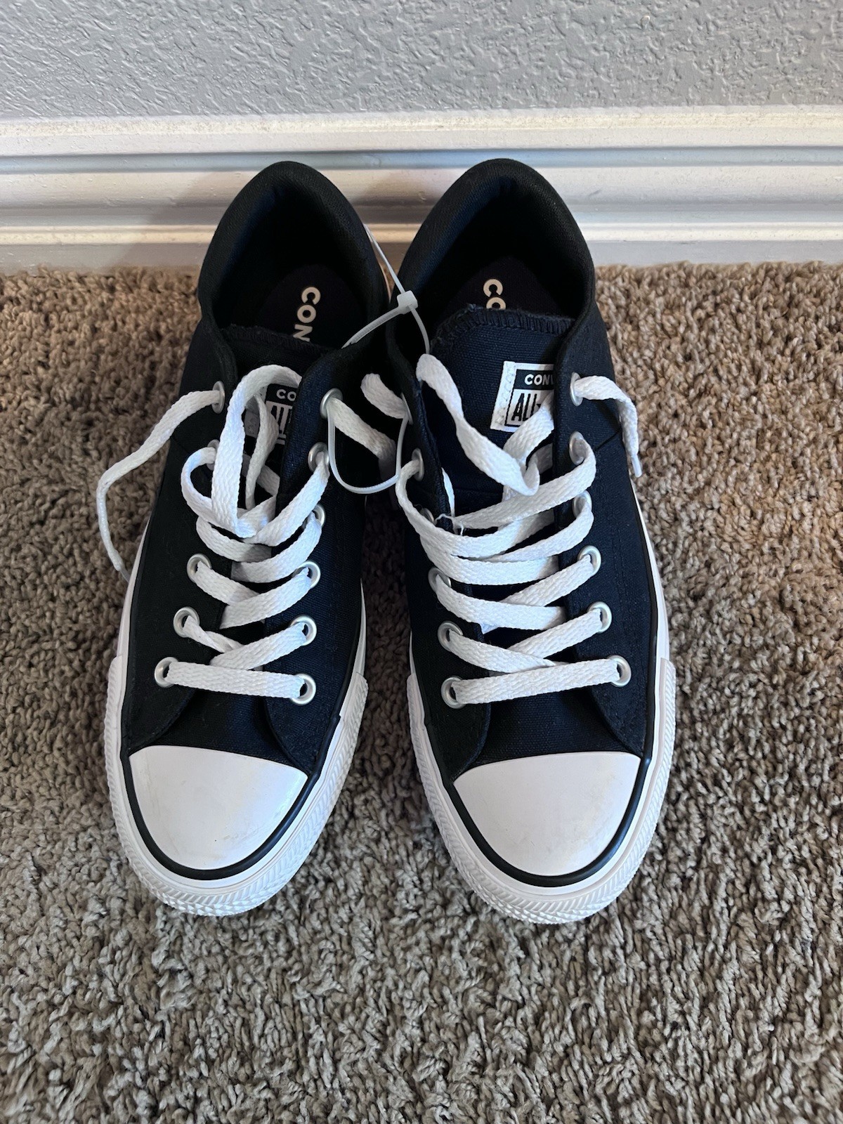 Chuck Taylor All Star Madison Low Top sneakers US Size 9 EUC Excellent Condition