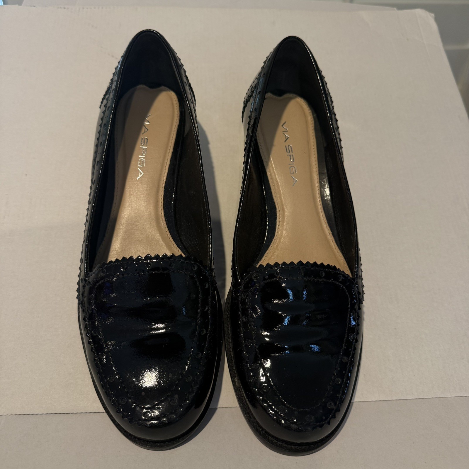 NICE! VIA SPIGA BLACK Patent Scalloped Trim Flats Loafers 9 Medium