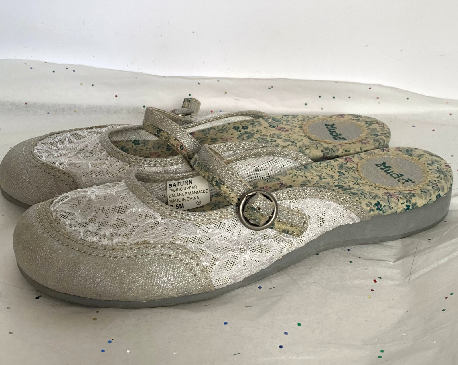 Mudd Vintage Y2K Mary Jane Ballet Flat Mules Silver White Lace Floral – Sz 7.5
