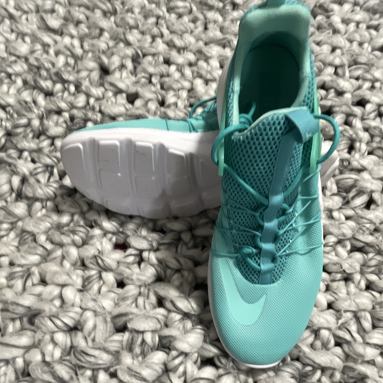 Women’s Nike Darwin Athletic Shoes Size 11