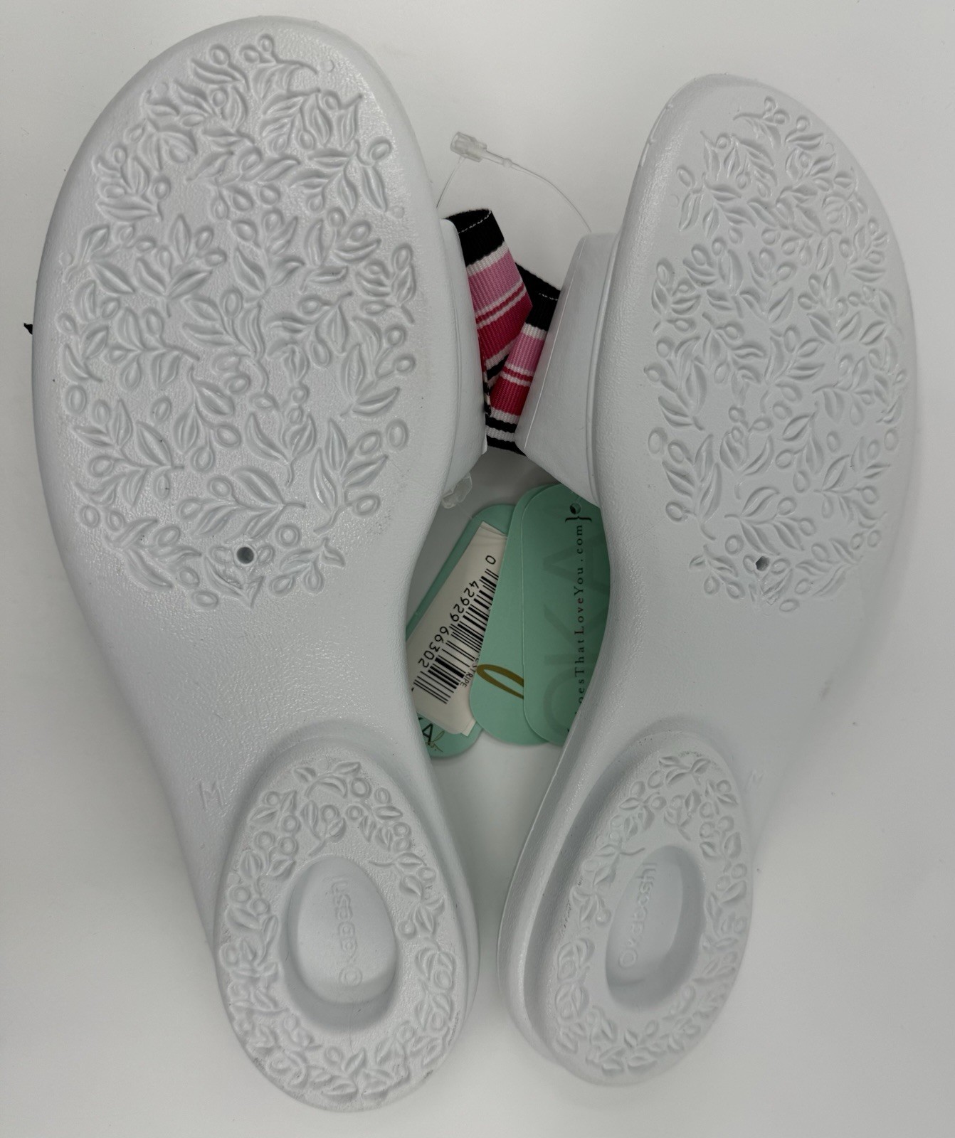 OKA­­·B Women’s Madison Flip Flop Size M Comfort White Pink Strip NWT